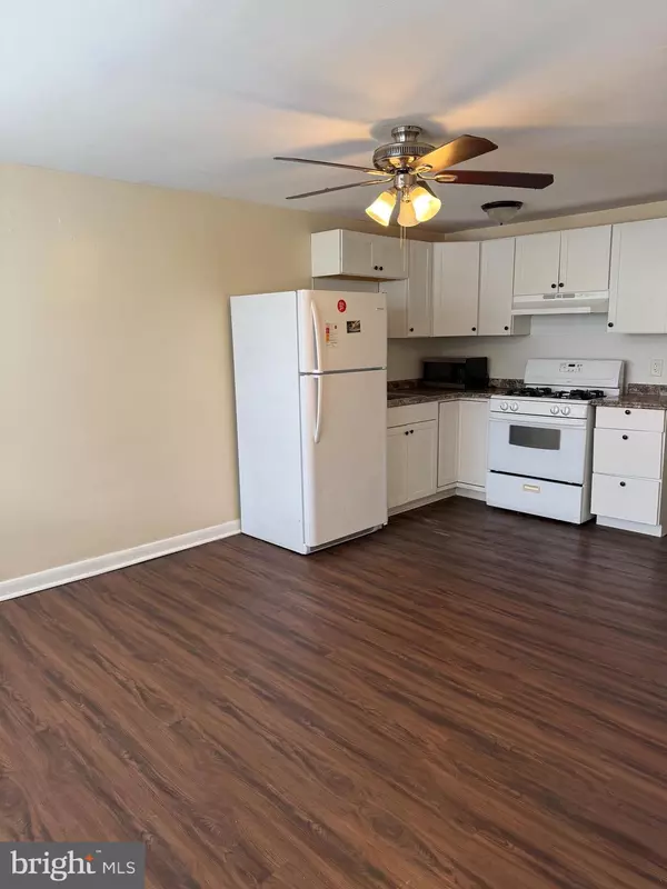 Upper Darby, PA 19082,7122-2ND FLOOR CLINTON RD