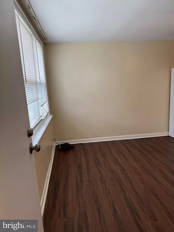 Upper Darby, PA 19082,7122-2ND FLOOR CLINTON RD