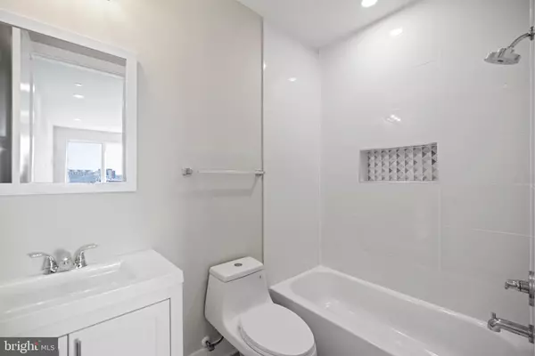 Washington, DC 20002,824 18TH ST NE #12