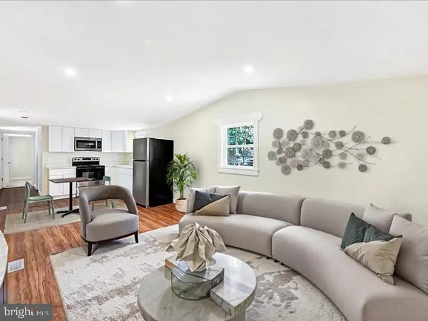 215 FRYSVILLE RD, Hellam, PA 17406