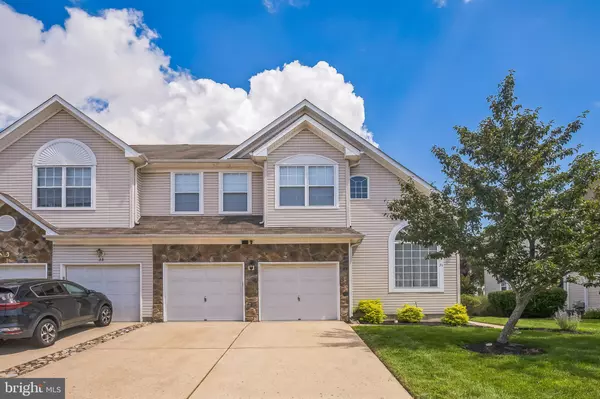 31 CYPRESS POINT RD, Mount Holly, NJ 08060