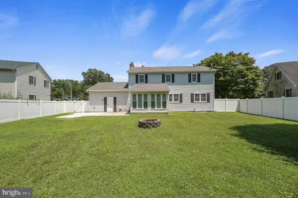 Milford, DE 19963,209 LAKELAWN DR
