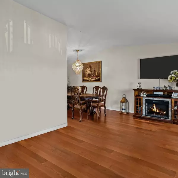8853 CALVERT ST, Philadelphia, PA 19152