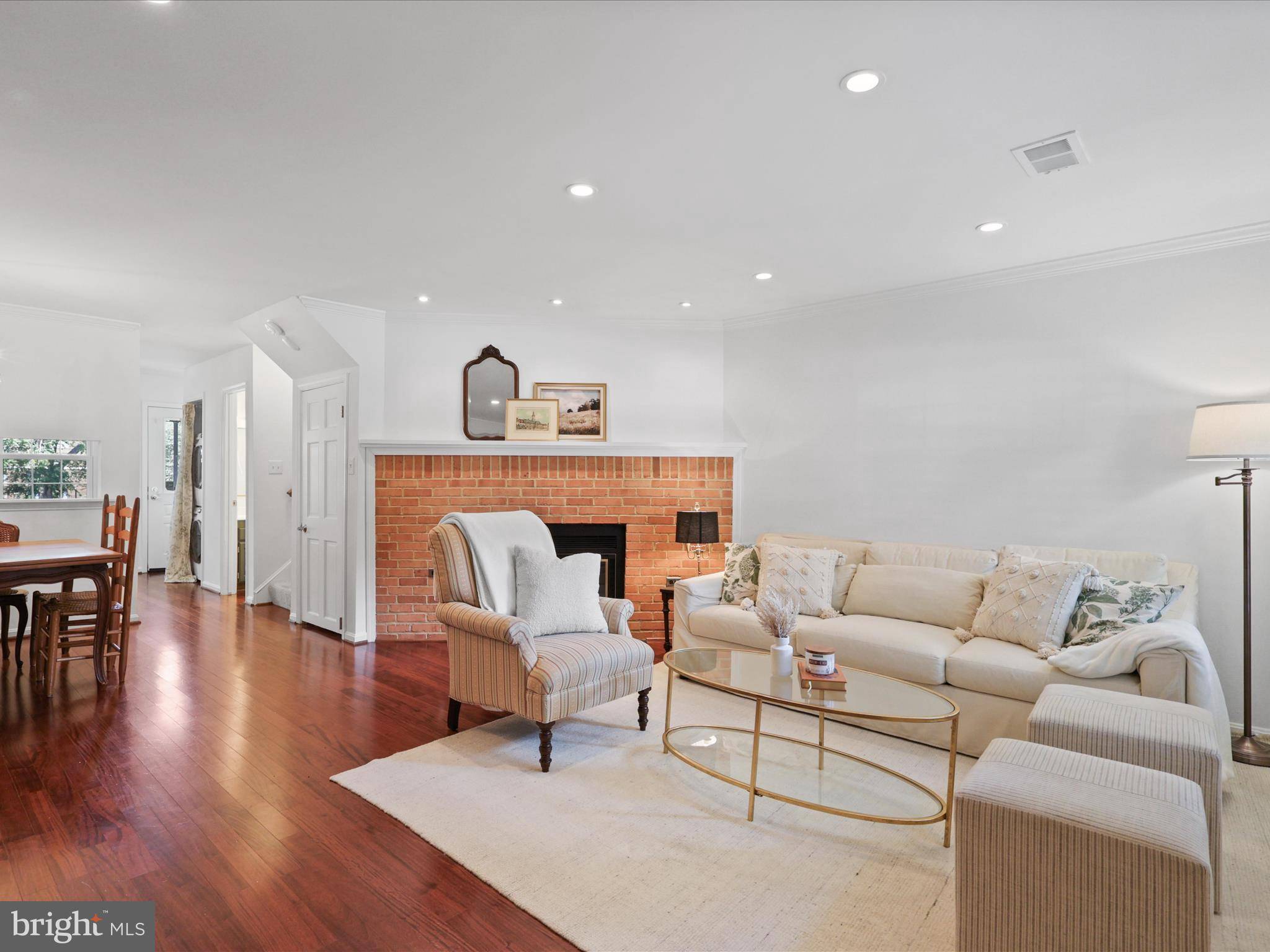 Alexandria, VA 22314,811 GIBBON ST
