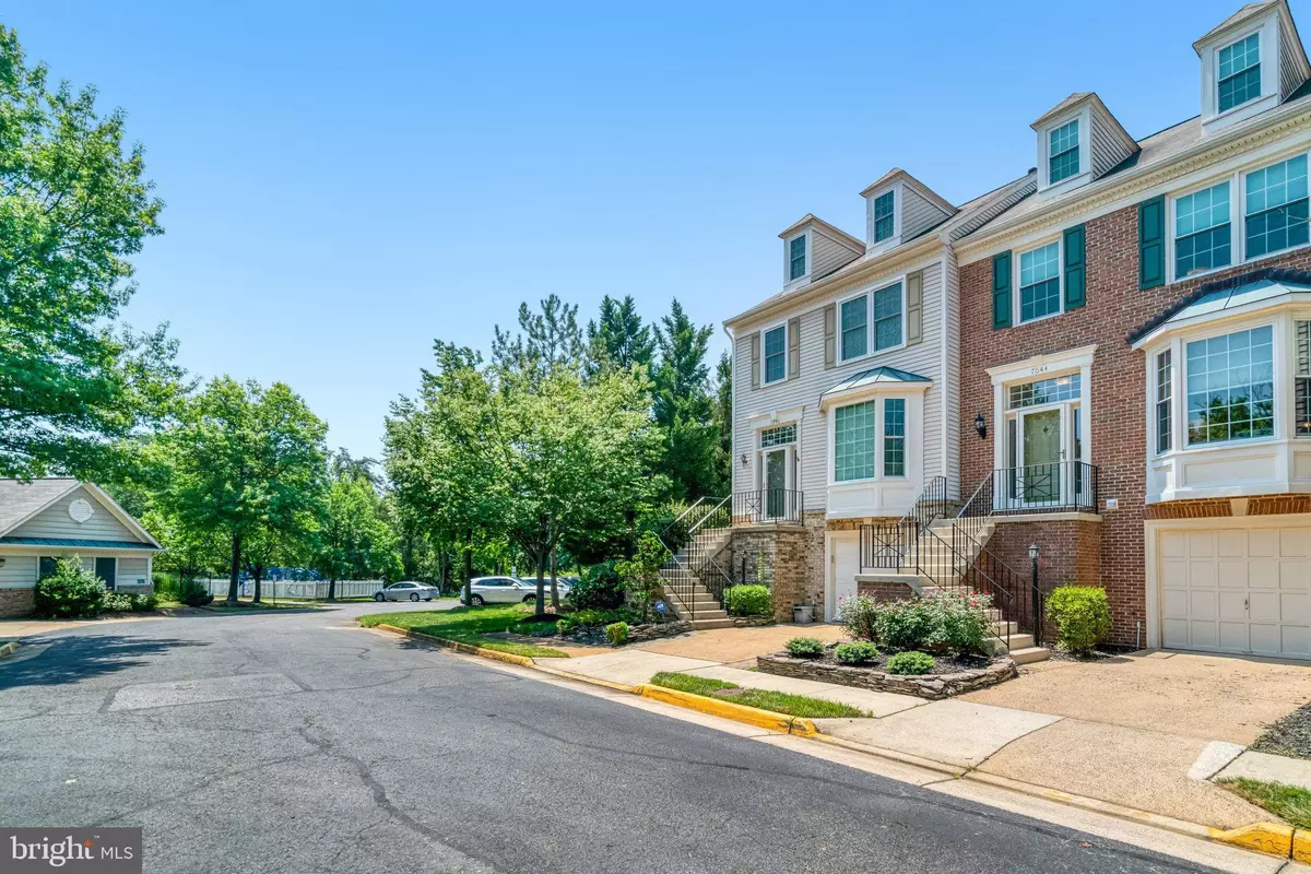 Alexandria, VA 22315,7044 FIELDHURST CT