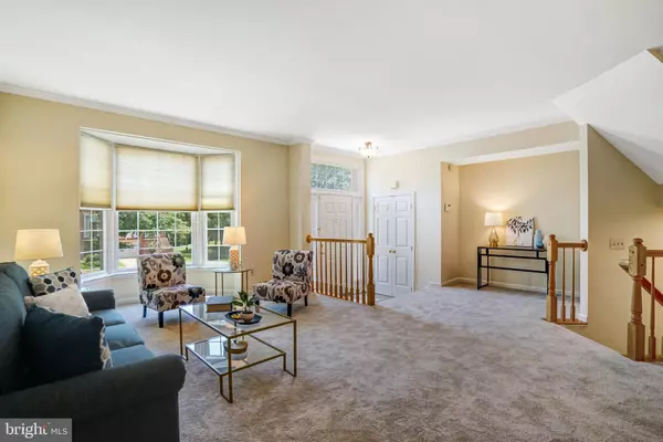 Alexandria, VA 22315,7044 FIELDHURST CT