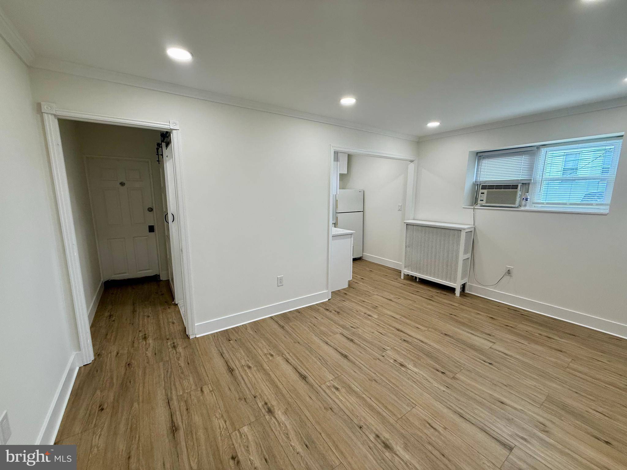 Philadelphia, PA 19127,213 HERMITAGE ST
