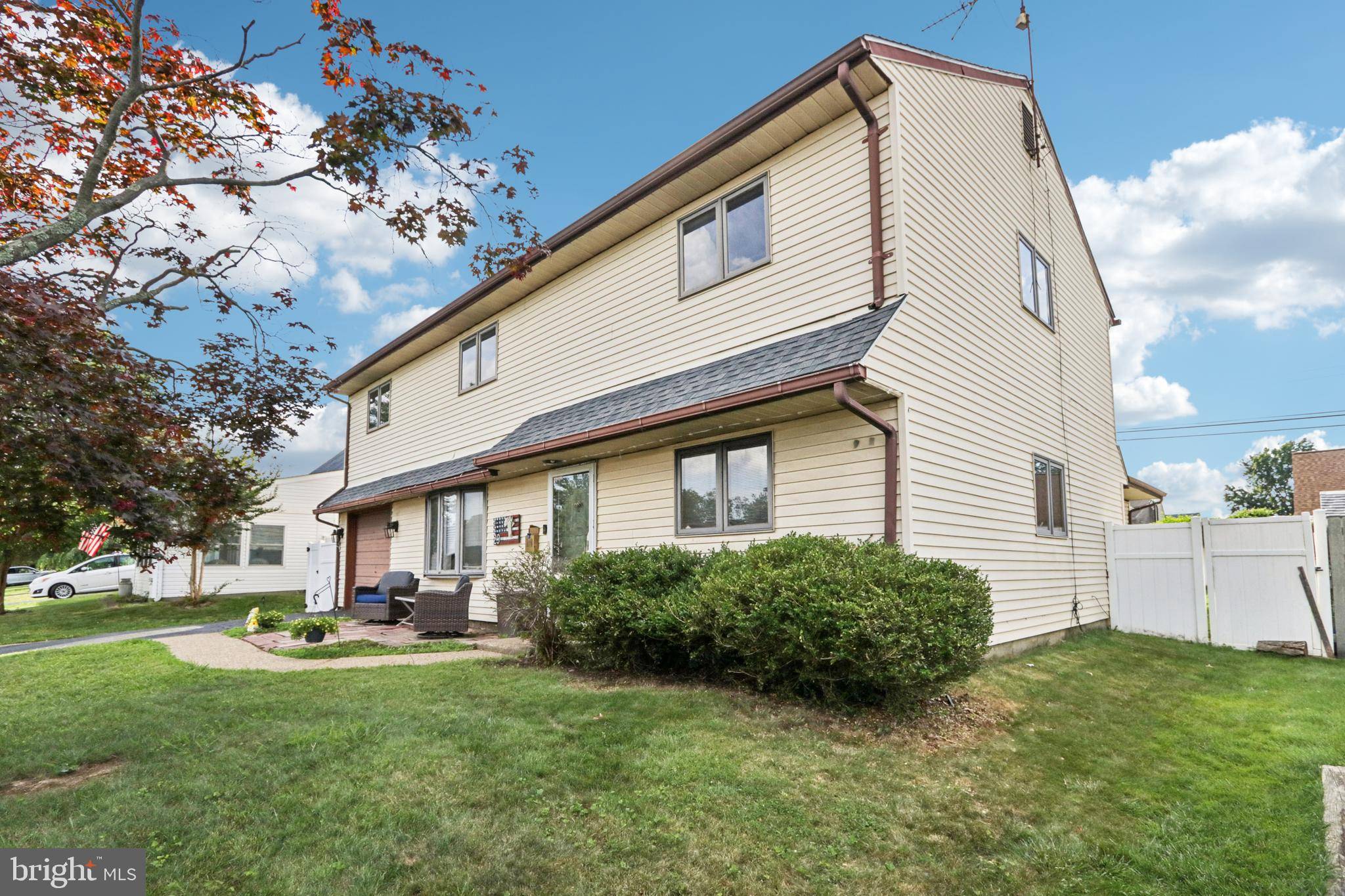 Levittown, PA 19054,29 VIVIDLEAF LN