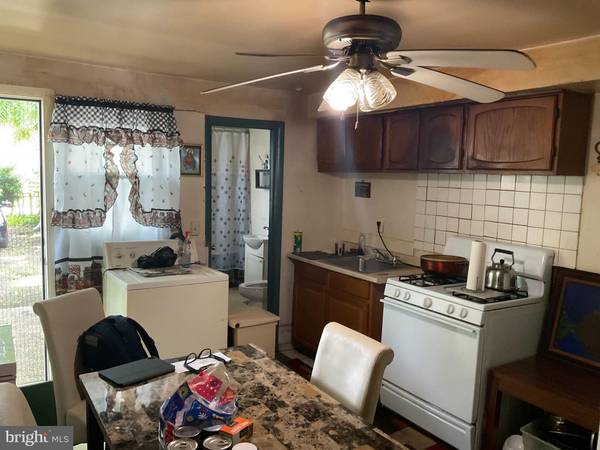 4702 MEADE ST NE, Washington, DC 20019