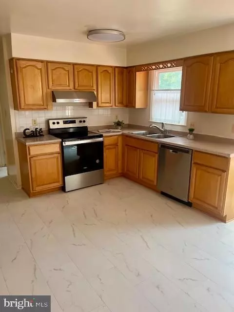 Vienna, VA 22182,1721 PEBBLE BEACH DR