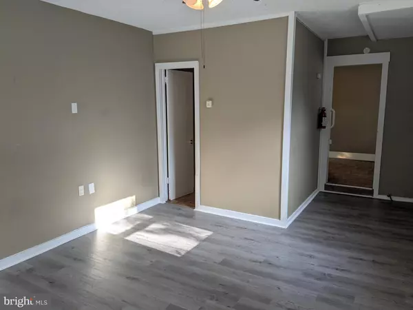 Clementon, NJ 08021,100 B BLACKWOOD-CLEMENTON RD