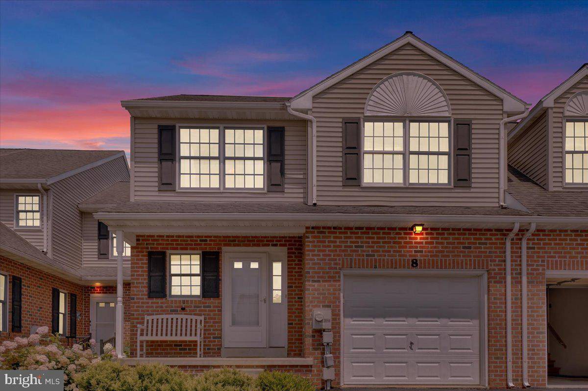 Mountville, PA 17554,8 SPRING HILL LN