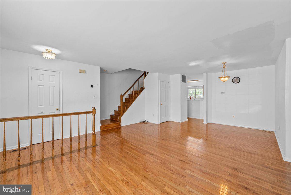 Leesburg, VA 20176,1003 SMARTTS LN NE