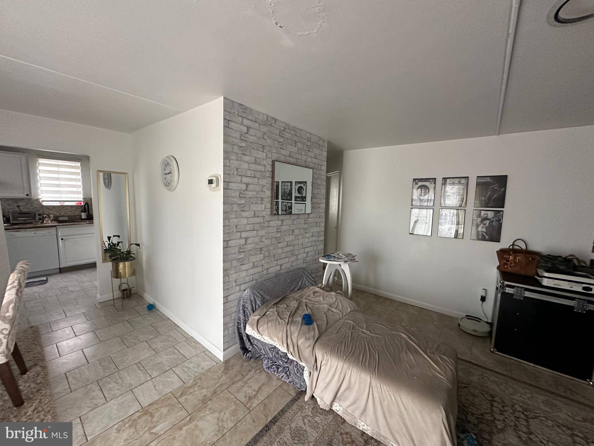 Warminster, PA 18974,885 N YORK RD #21A
