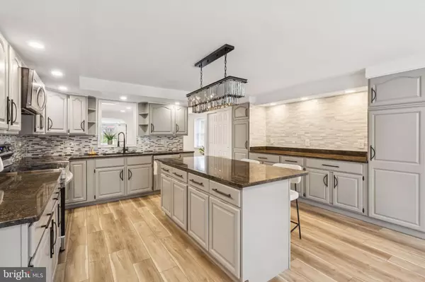 Philadelphia, PA 19116,15014 THERESA DR