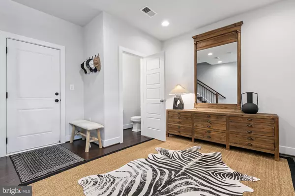 Rockville, MD 20852,1924 CHAPMAN AVE #10