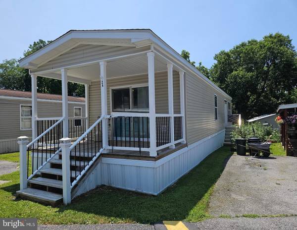 24 OLIVERS PARK DR, Annville, PA 17003
