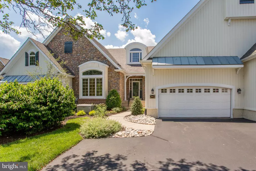5812 HICKORY HOLLOW LN, Doylestown, PA 18902