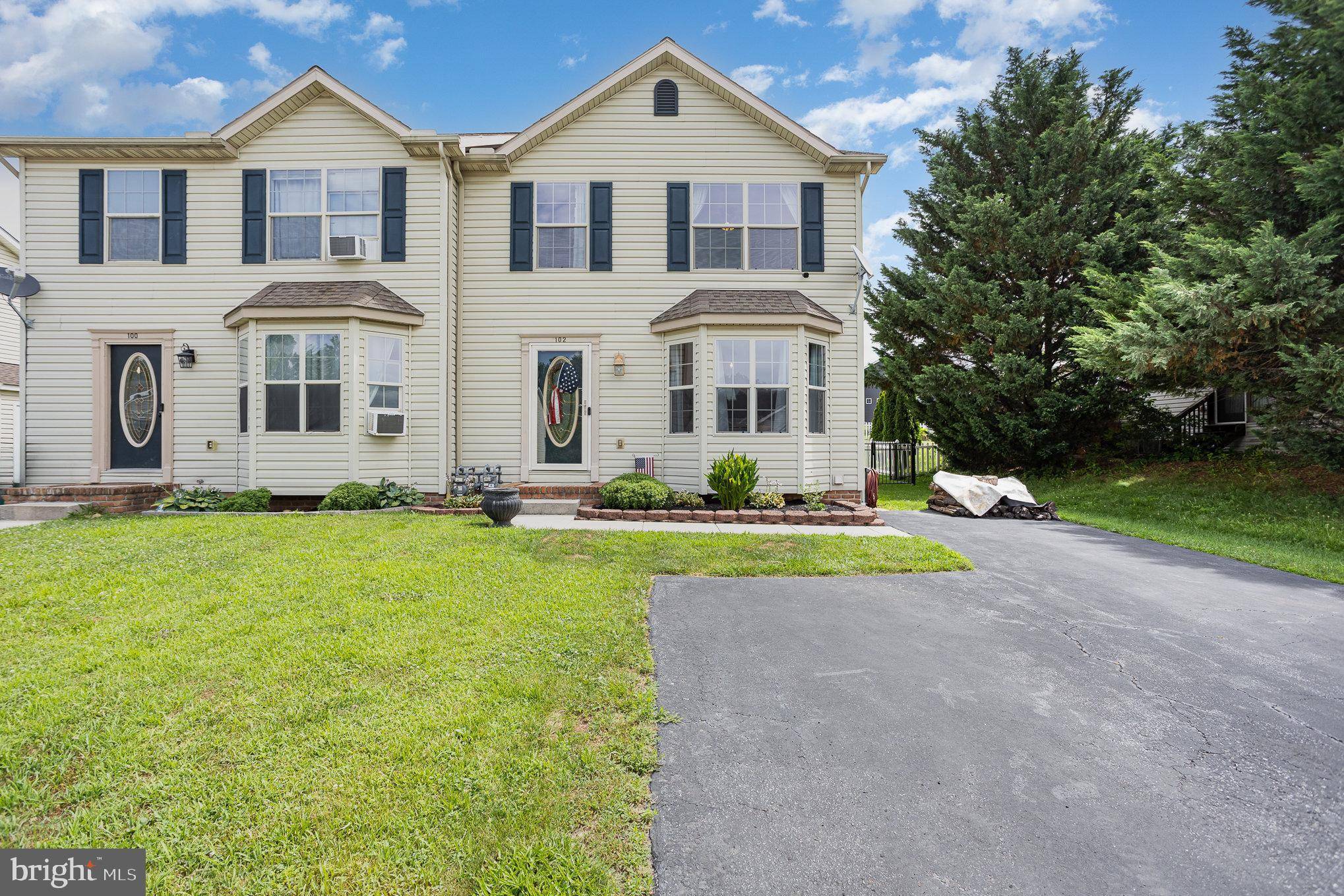 102 HEMLOCK DR, Hanover, PA 17331