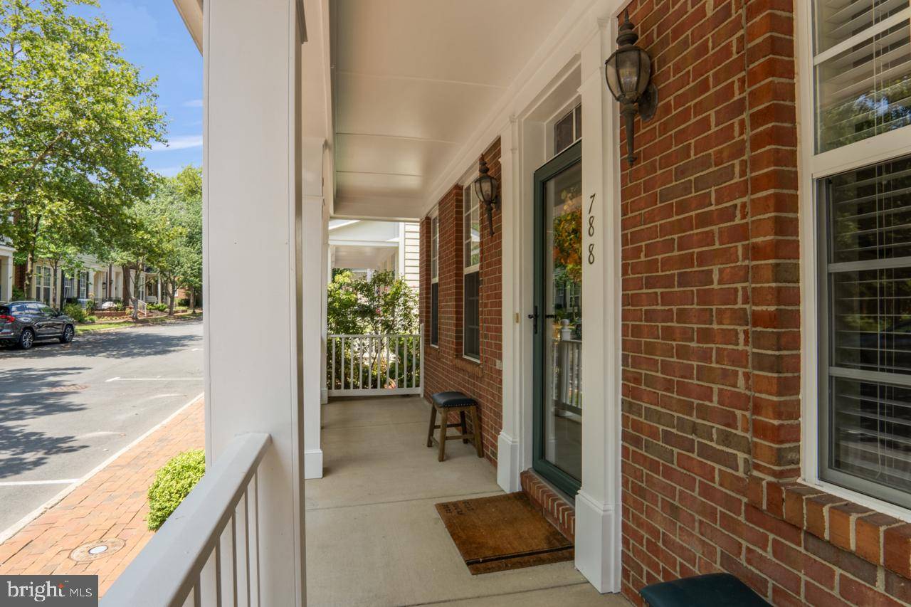 Woodbridge, VA 22191,788 MONUMENT AVE