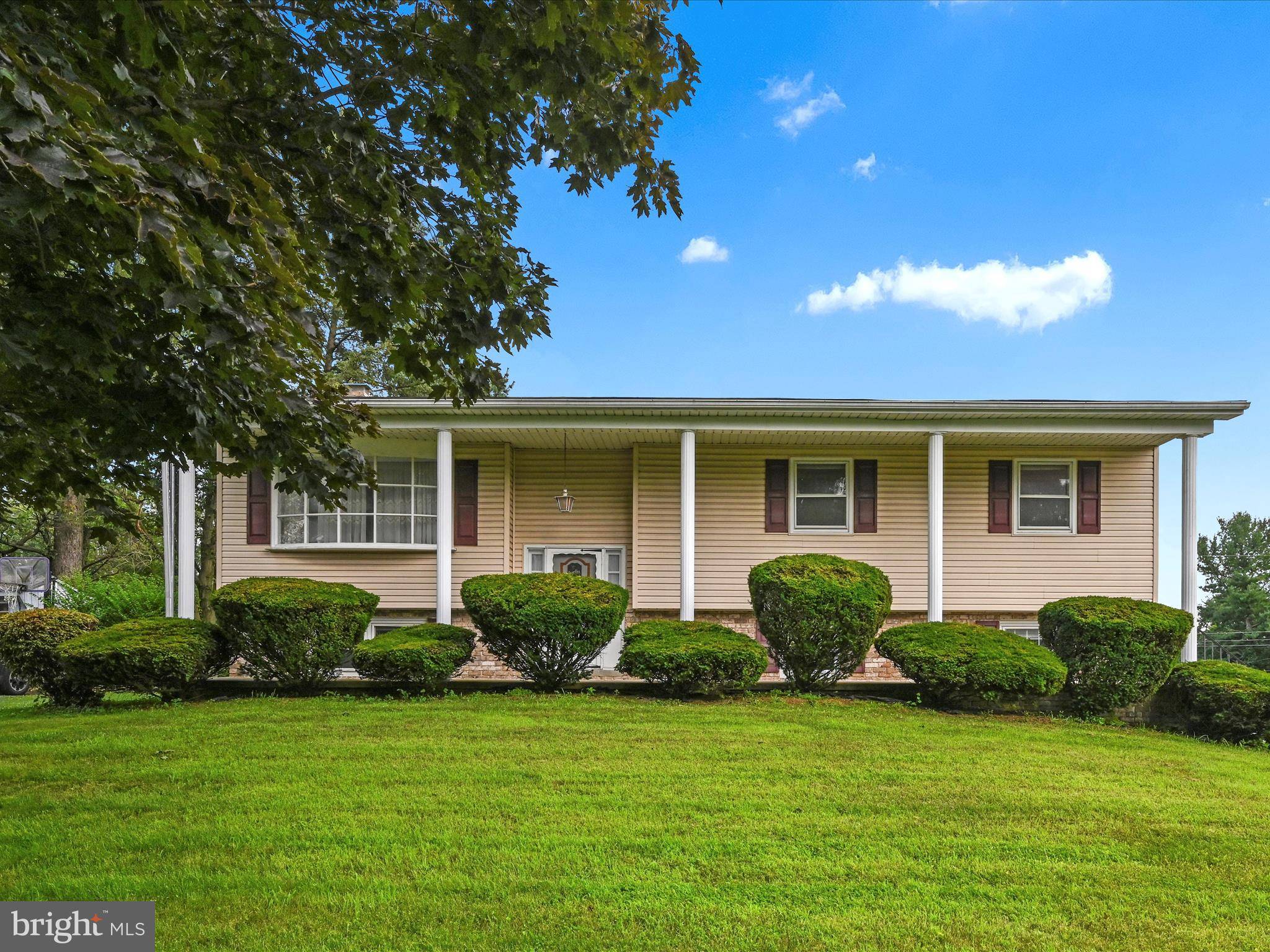 Lancaster, PA 17601,2620 PINEWOOD RD