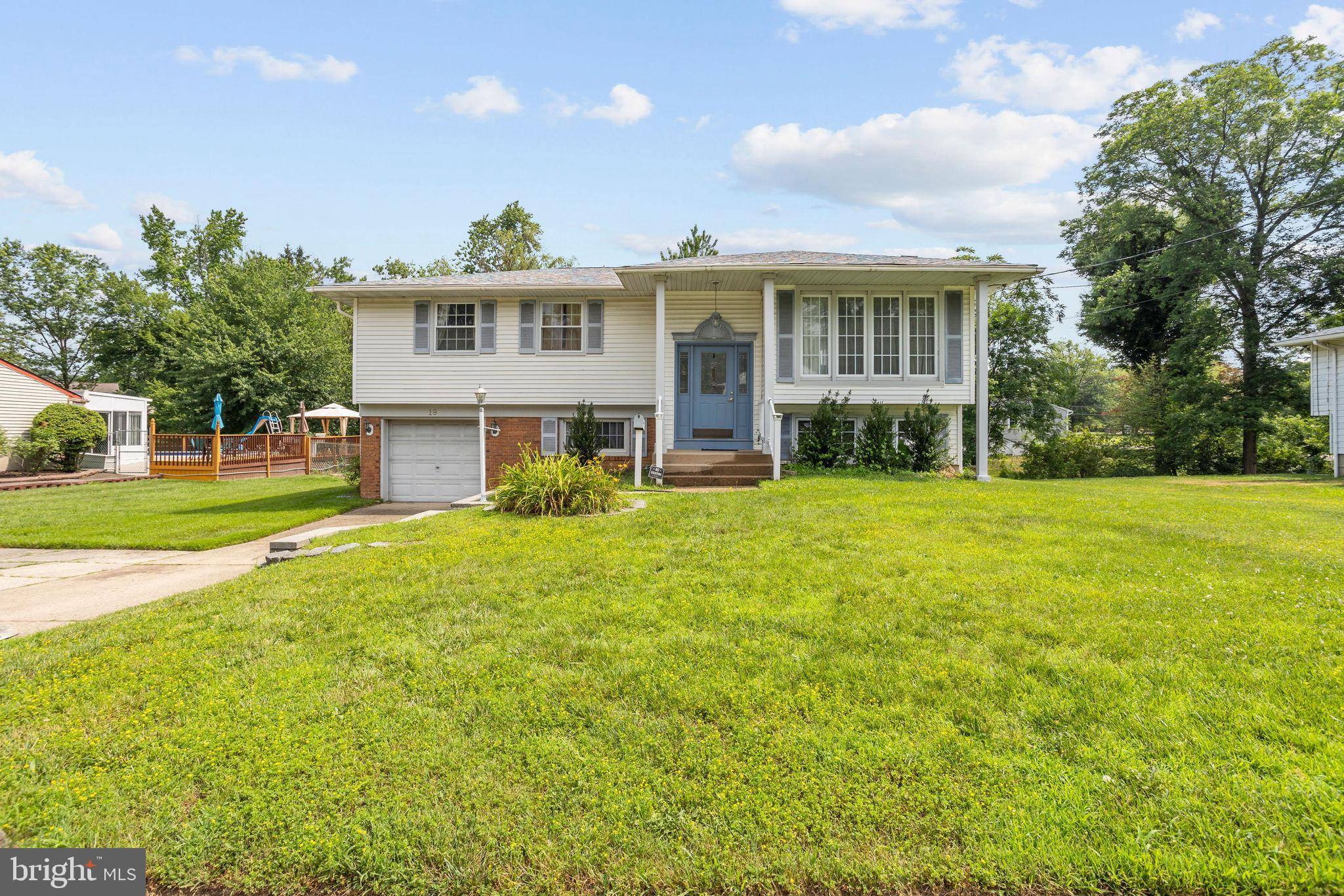 19 STEVENS DR, Delran, NJ 08075