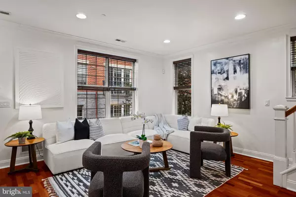 Philadelphia, PA 19146,201 COMMODORE CT