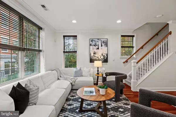 Philadelphia, PA 19146,201 COMMODORE CT