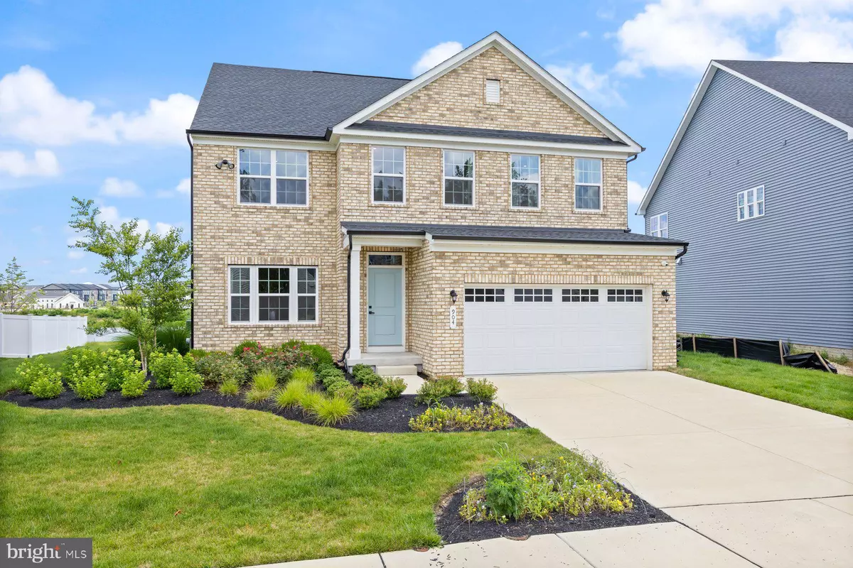 Bowie, MD 20716,904 MIDBROOK LN