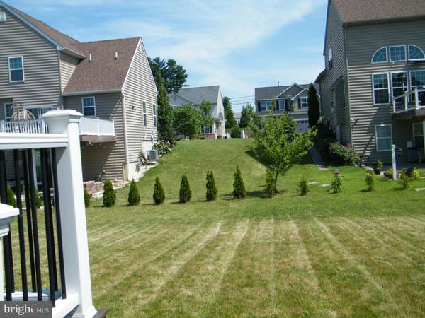 Breinigsville, PA 18031,967 SWALLOW TAIL LN