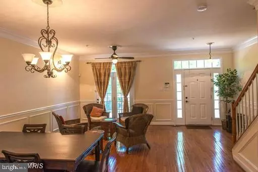 Rockville, MD 20850,614 GARDEN VIEW SQ