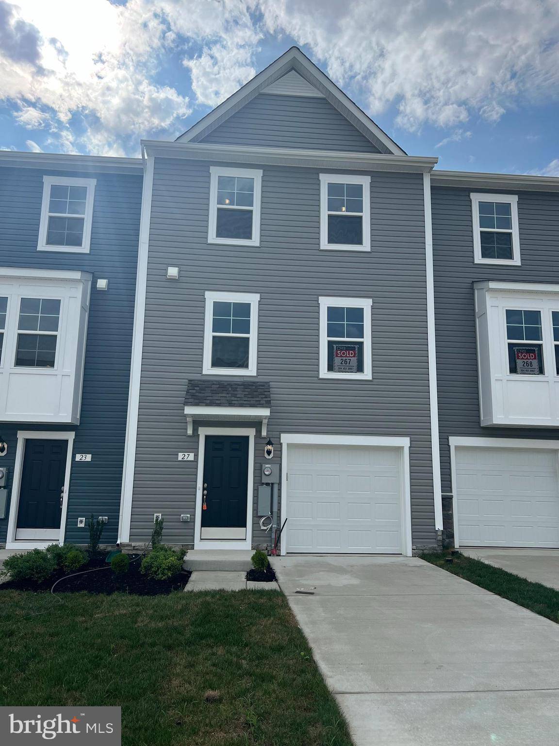 43 CLIFTON MNR, Falling Waters, WV 25419