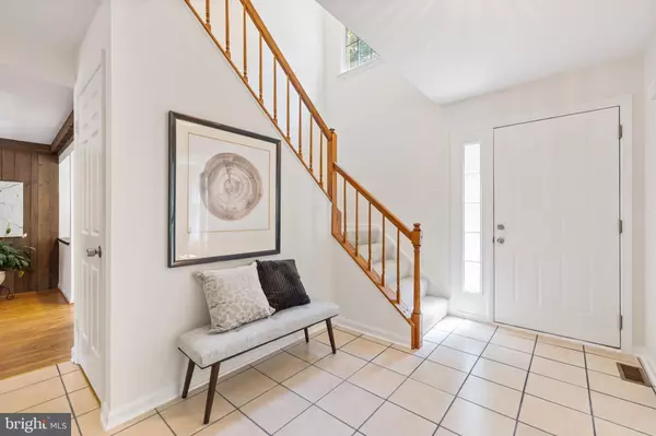 Potomac, MD 20854,1020 WILLOWLEAF WAY