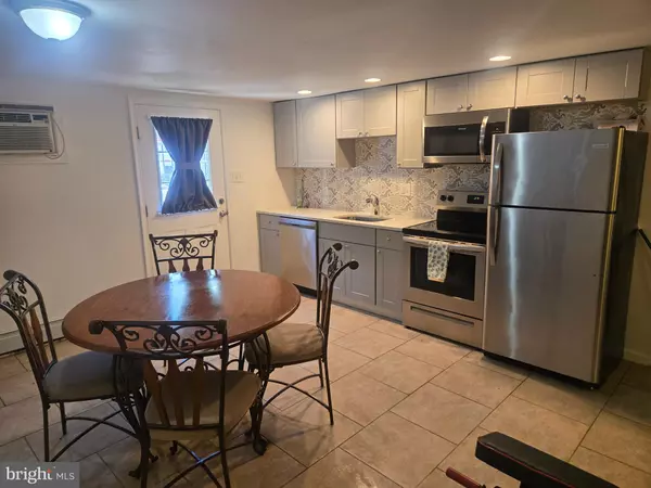 Broomall, PA 19008,1 LAWRENCE RD #A3A