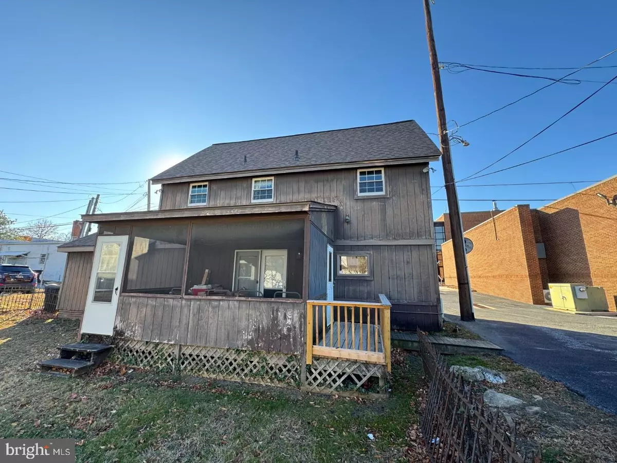 Dover, DE 19904,122 S BRADFORD ST