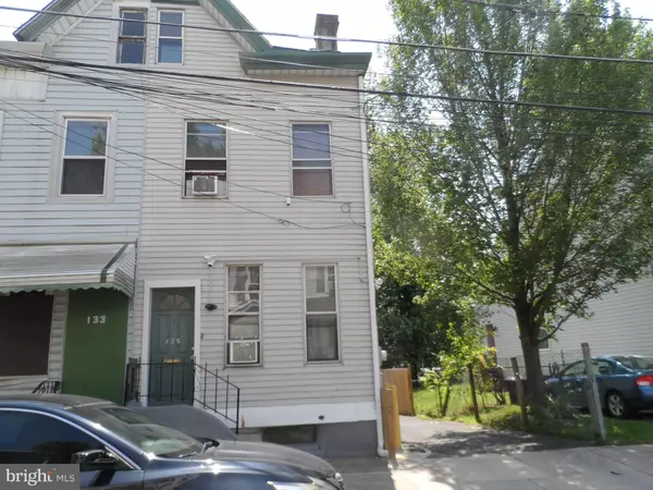 135 FOUNTAIN AVE, Trenton, NJ 08618