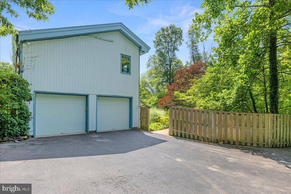 Skillman, NJ 08558,369 GRANDVIEW RD