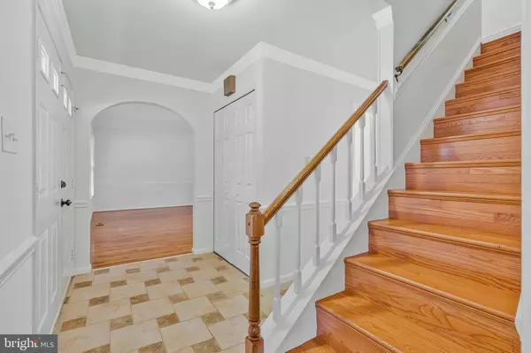 Burke, VA 22015,5216 DUNLEIGH DR