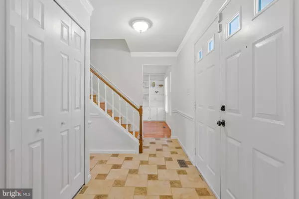 Burke, VA 22015,5216 DUNLEIGH DR