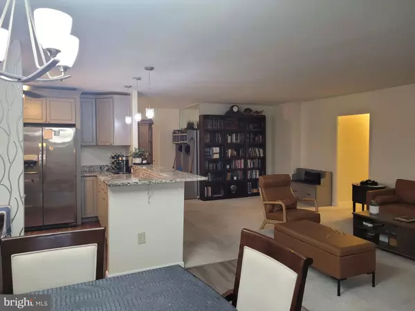 Baltimore, MD 21215,7121 PARK HEIGHTS AVE #210