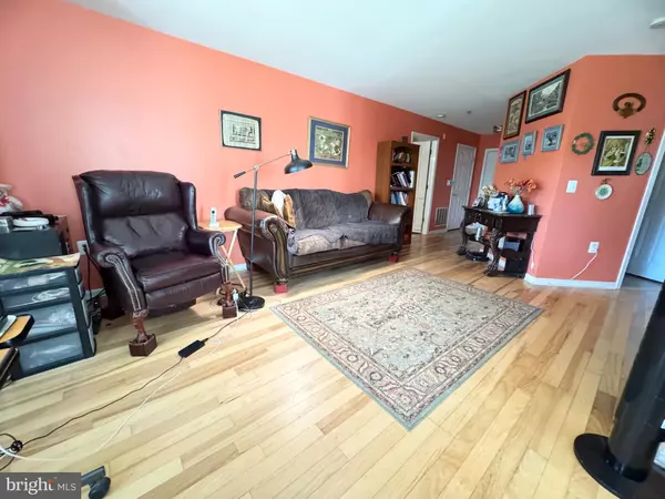 Montgomery Village, MD 20886,18310 FEATHERTREE WAY #287