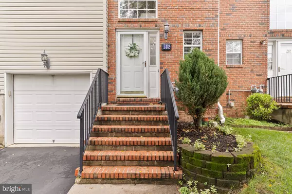 Ewing, NJ 08638,132 TULIP LN
