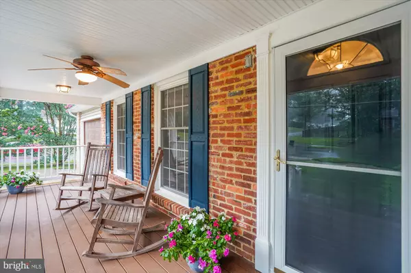 Fairfax, VA 22030,9811 HAMPTON LN