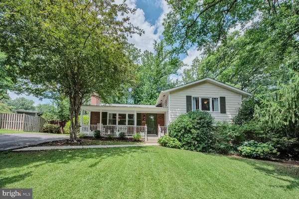 Fairfax, VA 22030,9726 SAINT ANDREWS DR