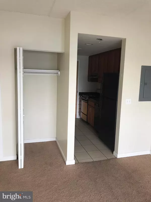 Philadelphia, PA 19104,4203 WALNUT ST #205