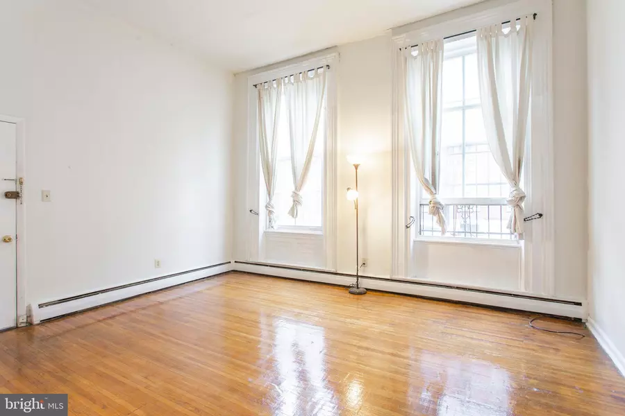 1819 PINE ST #1F, Philadelphia, PA 19103