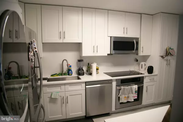 Mclean, VA 22102,8350 GREENSBORO DR #517