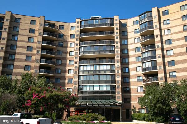 8350 GREENSBORO DR #517, Mclean, VA 22102