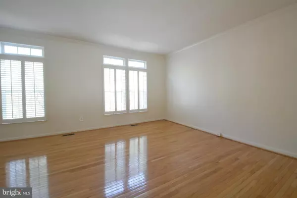 Alexandria, VA 22304,5080 GRIMM DR