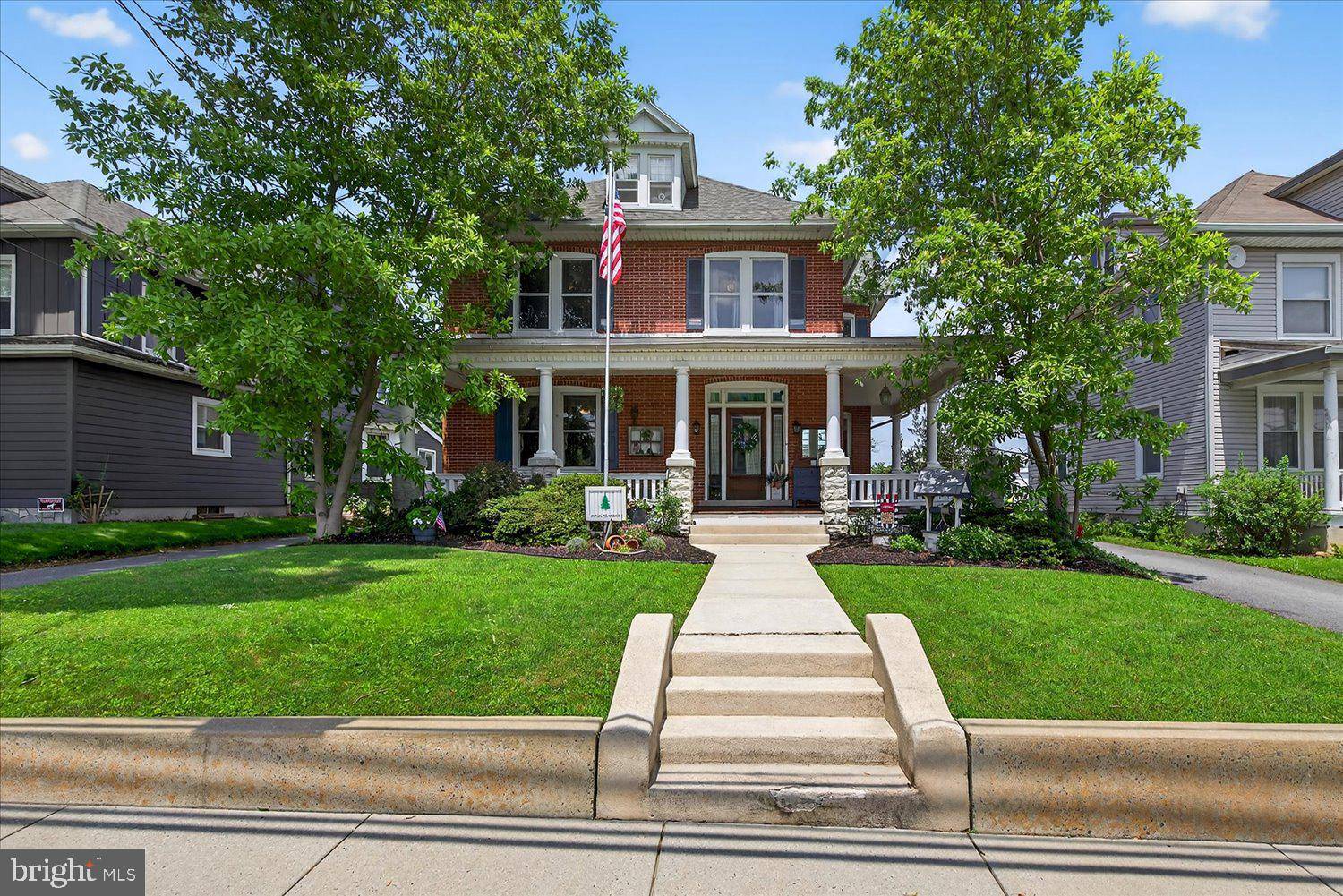 New Holland, PA 17557,1039 E MAIN ST